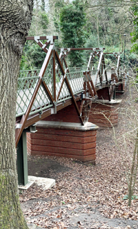GCW11 Coxs Walk bridge