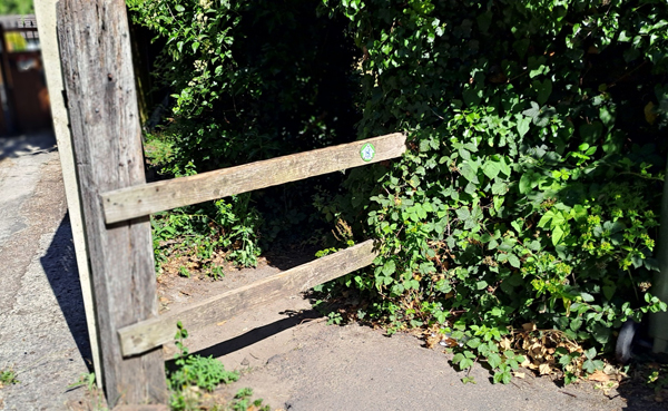 LL6 Broken stile